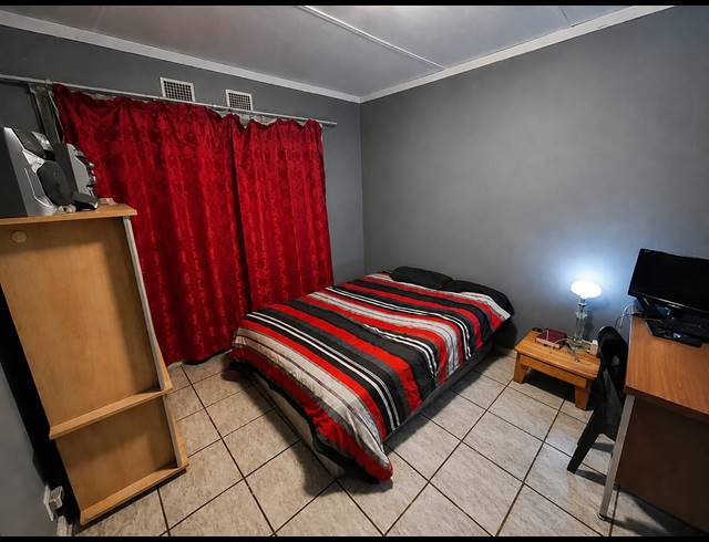 3 BEDROOM HOUSE FOR SALE IN VANDERBIJLPARK SW 1